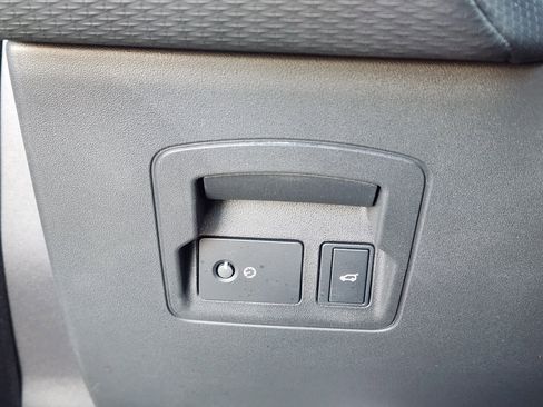 Certified 2023 Land Rover Range Rover Velar R-Dynamic S image 24