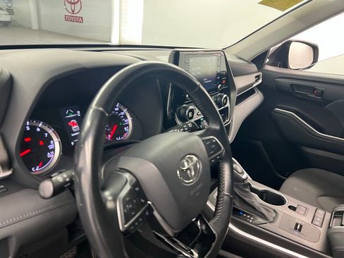 Certified 2021 Toyota Highlander LE FWD image 8