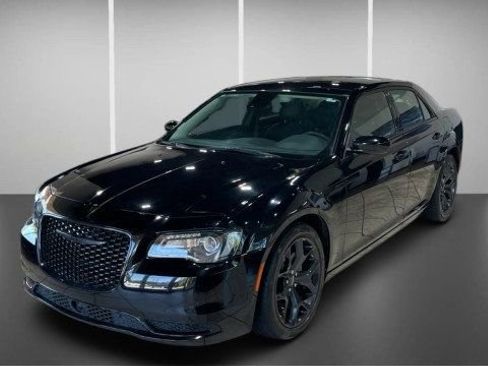 Used 2023 Chrysler 300 Touring w/ Safetytec Plus Group RWD image 3