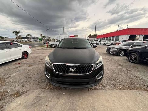 Used 2017 Kia Sorento L FWD image 1