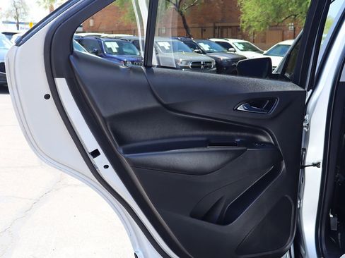 Used 2022 Chevrolet Equinox LT image 30