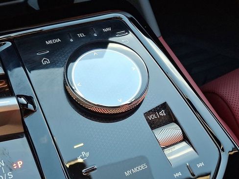 Used 2025 BMW 530i xDrive w/ M Sport Package image 24