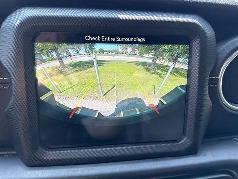 Used 2018 Jeep Wrangler Unlimited Sahara w/ Dual Top Group AWD/4WD image 53