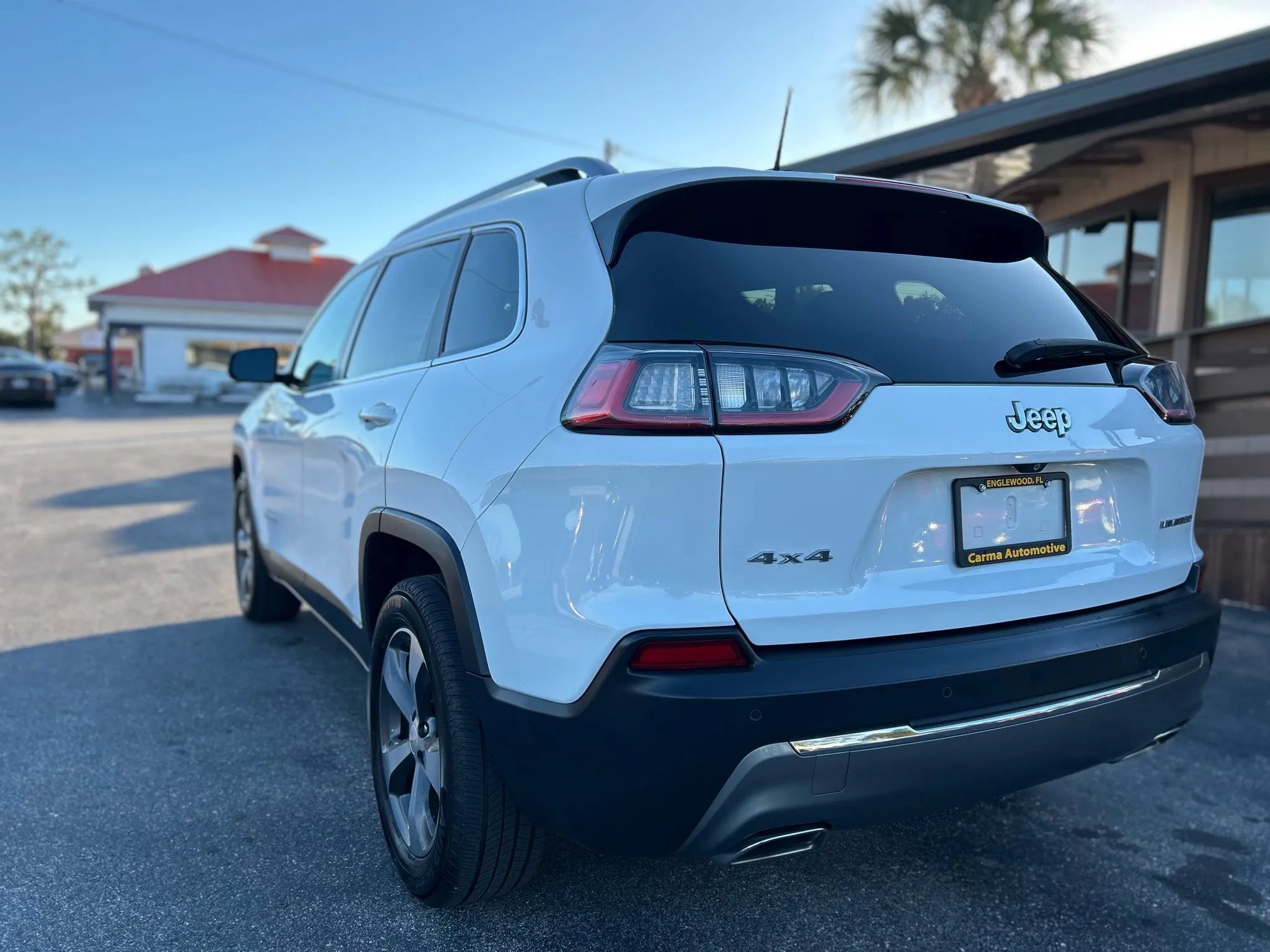 Used 2019 Jeep Cherokee Limited AWD/4WD image 10