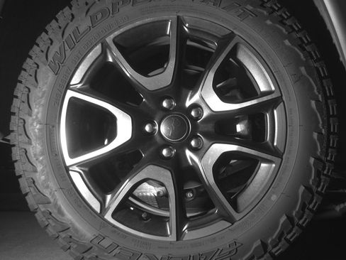 Used 2025 Jeep Compass Trailhawk image 15