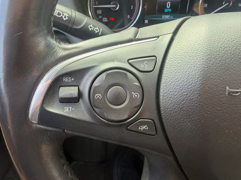 Used 2018 Buick Enclave Essence AWD/4WD image 13