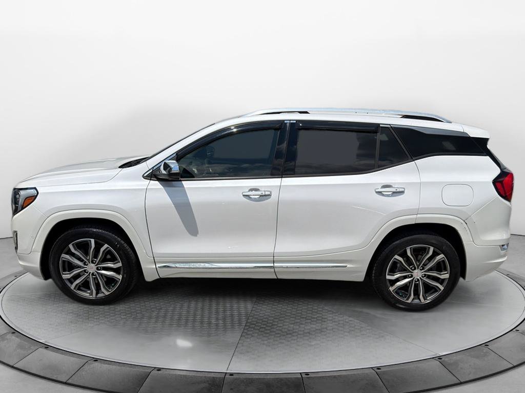Used 2020 GMC Terrain Denali w/ Denali Premium Package FWD image 6