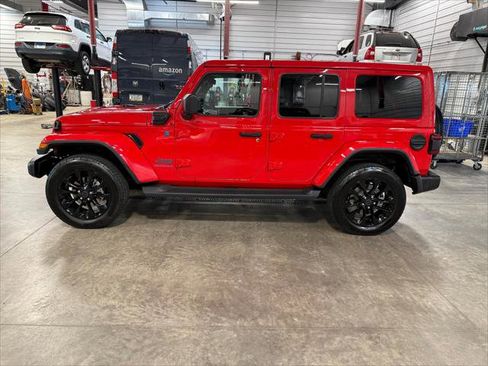 Certified 2025 Jeep Wrangler Unlimited Sahara AWD/4WD image 31
