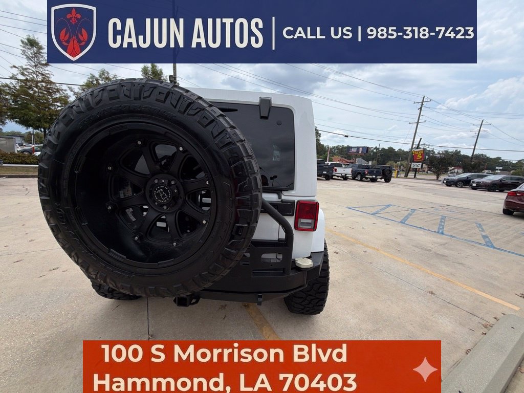Used 2017 Jeep Wrangler Unlimited Rubicon AWD/4WD image 16