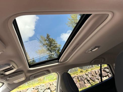 Used 2019 Subaru Crosstrek 2.0i Premium image 19