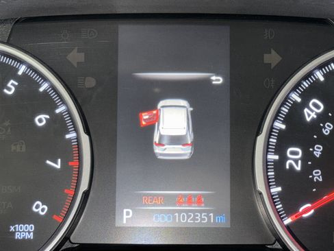 Used 2019 Toyota RAV4 LE FWD image 26