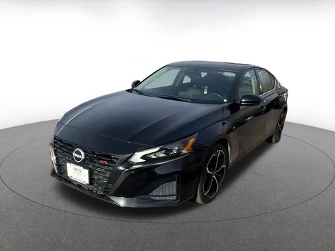 Used 2025 Nissan Altima 2.5 SR image 7