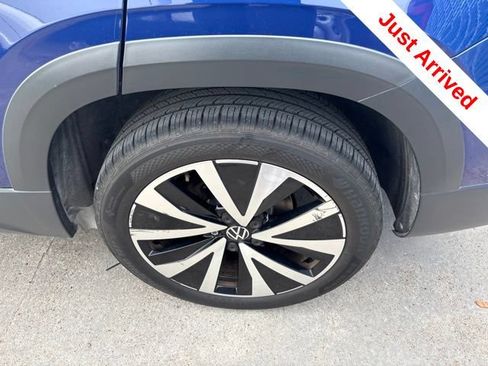 Used 2023 Volkswagen Taos SE FWD image 17