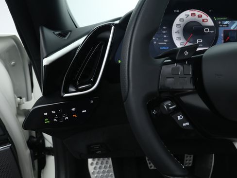 Certified 2025 Ferrari Roma Spider RWD image 30
