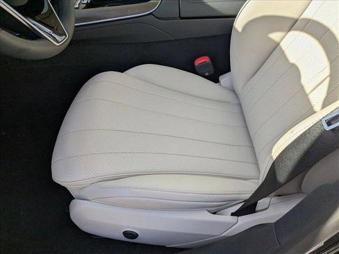 Used 2025 Mercedes-Benz E 350 Sedan image 4