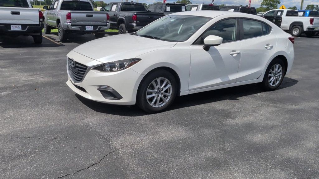 Used 2016 MAZDA MAZDA3 i Sport w/ Preferred Equipment Package FWD image 4