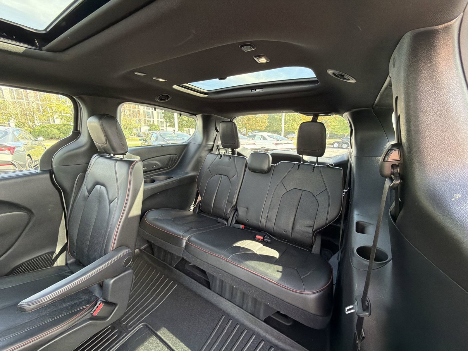 Used 2020 Chrysler Pacifica Limited FWD image 25