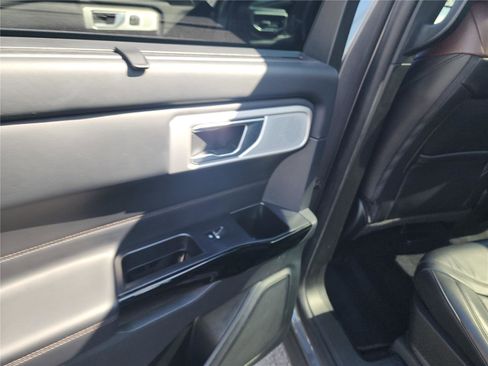 Certified 2023 Ford Explorer Platinum w/ Technology Package image 20