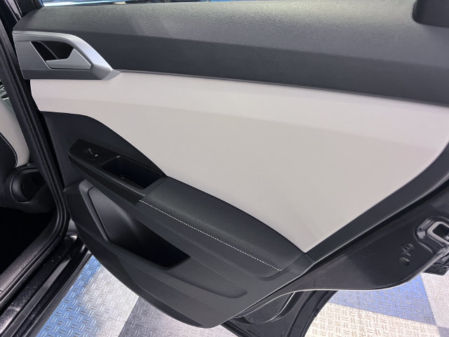 Certified 2025 Volkswagen Taos SE FWD image 13