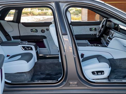 Certified 2026 Rolls-Royce Ghost Extended Wheelbase AWD/4WD image 42