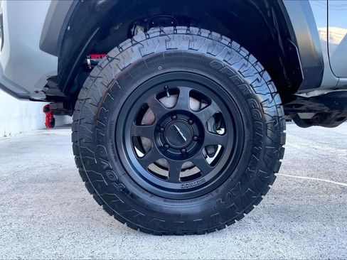 Used 2017 Toyota Tacoma TRD Pro AWD/4WD image 8