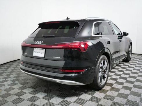 Used 2023 Audi e-tron Premium Plus w/ Premium Plus Package AWD/4WD image 3