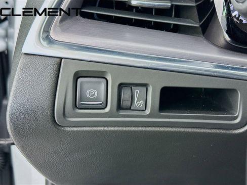 Used 2018 Cadillac XT5 Premium Luxury image 12