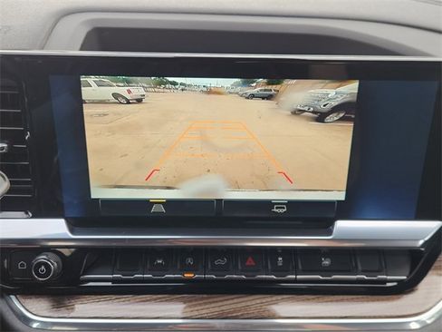 Used 2023 Chevrolet Silverado 1500 LT AWD/4WD image 6
