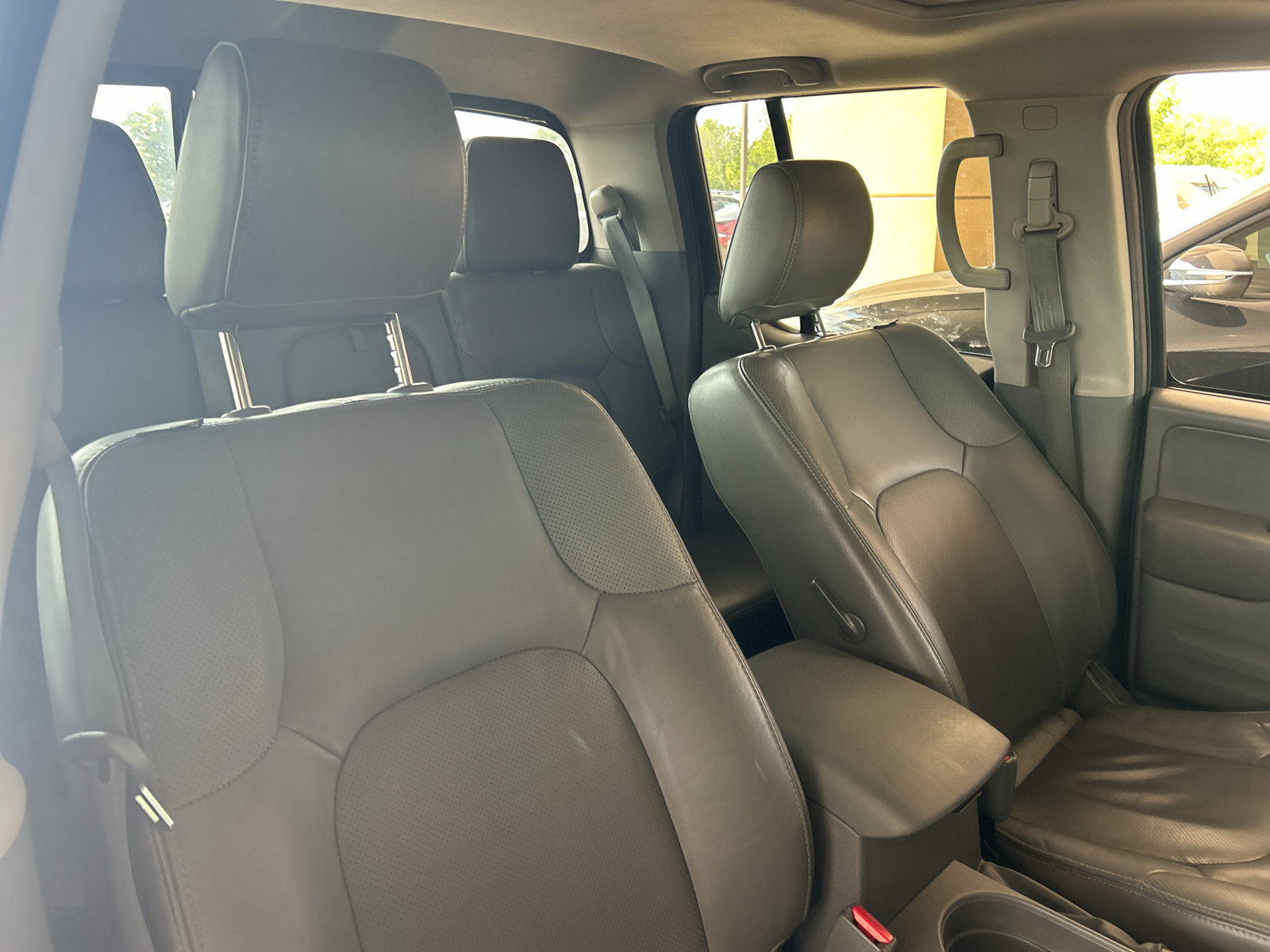 Used 2019 Nissan Frontier SL RWD image 18
