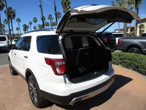 Used 2016 Ford Explorer Platinum image 28