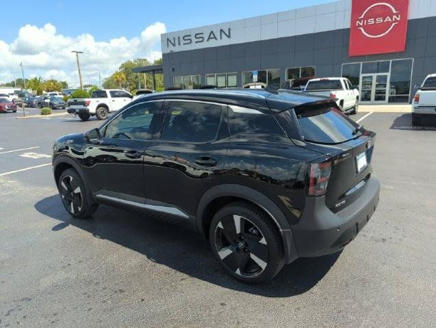 Certified 2025 Nissan Kicks SR FWD image 9