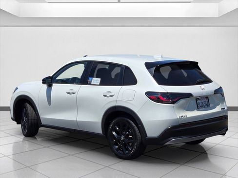 Certified 2024 Honda HR-V Sport image 7