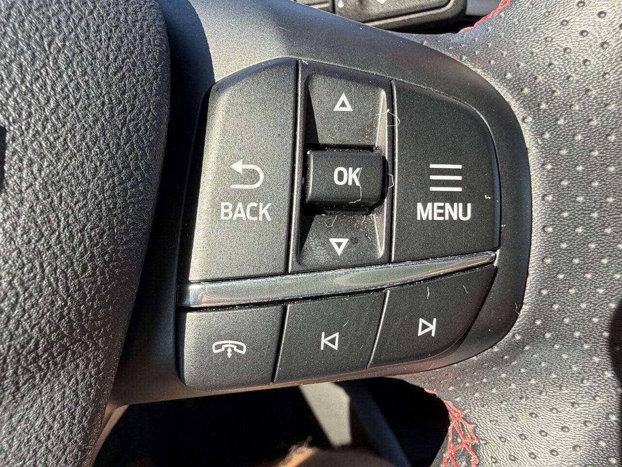 Used 2024 Ford Escape ST-Line w/ Tech Pack #1 FWD image 17