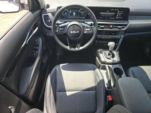 Used 2025 Kia Seltos EX AWD/4WD image 26