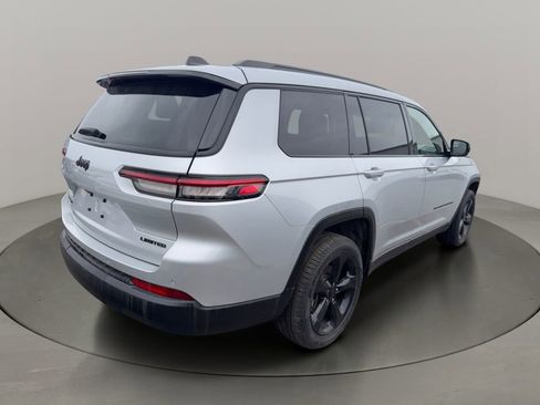 Used 2023 Jeep Grand Cherokee L Limited w/ Black Appearance Package AWD/4WD image 4