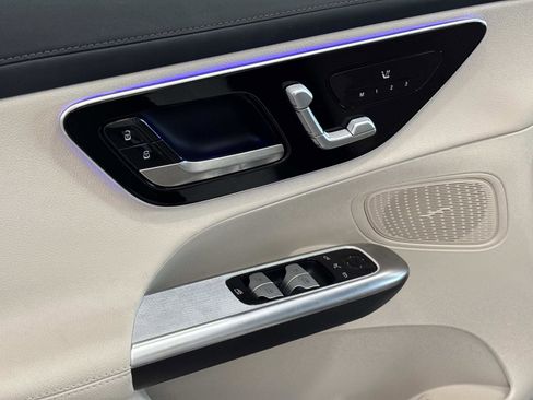 Certified 2025 Mercedes-Benz GLC 300 image 11