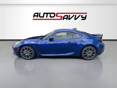 Used 2025 Toyota GR86 RWD image 4