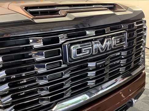 Used 2024 GMC Sierra 3500 Denali Ultimate image 29