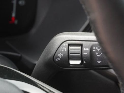 Used 2025 Ford Escape SE FWD image 31