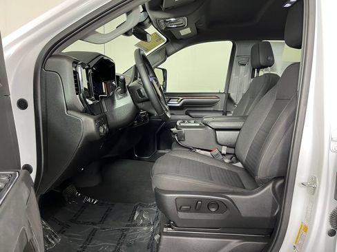 Used 2024 Chevrolet Silverado 2500 LT w/ Convenience Package image 11