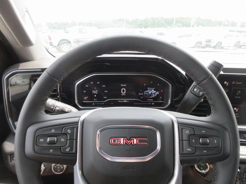 New 2025 GMC Sierra 2500 SLT w/ SLT Convenience Package image 19