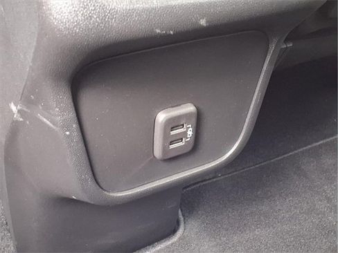 Used 2023 GMC Terrain SLE image 22