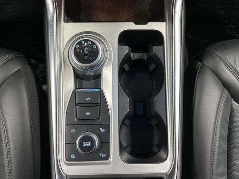 Used 2024 Ford Explorer Platinum w/ Technology Package image 22