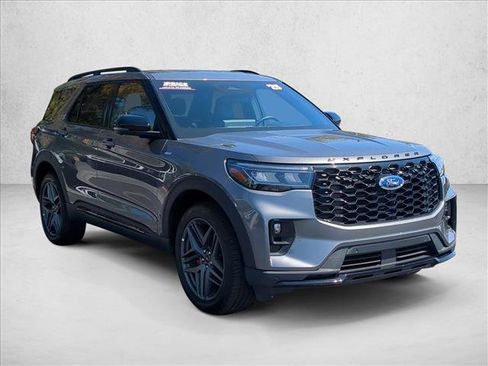 Certified 2025 Ford Explorer ST-Line w/ ST-Line Street Pack AWD/4WD image 3