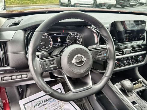 Used 2023 Nissan Pathfinder SL AWD/4WD image 20