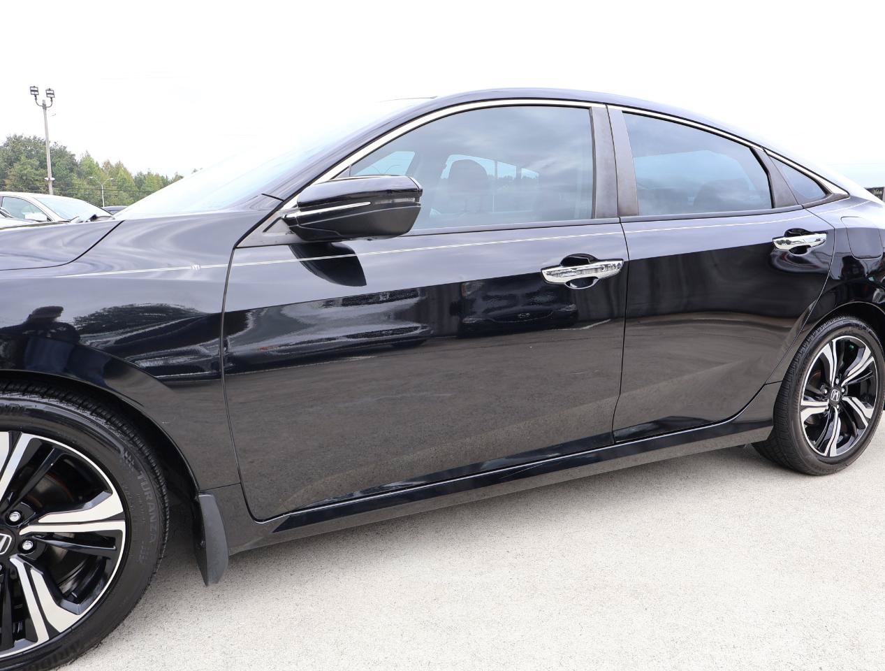 Used 2017 Honda Civic Touring image 33