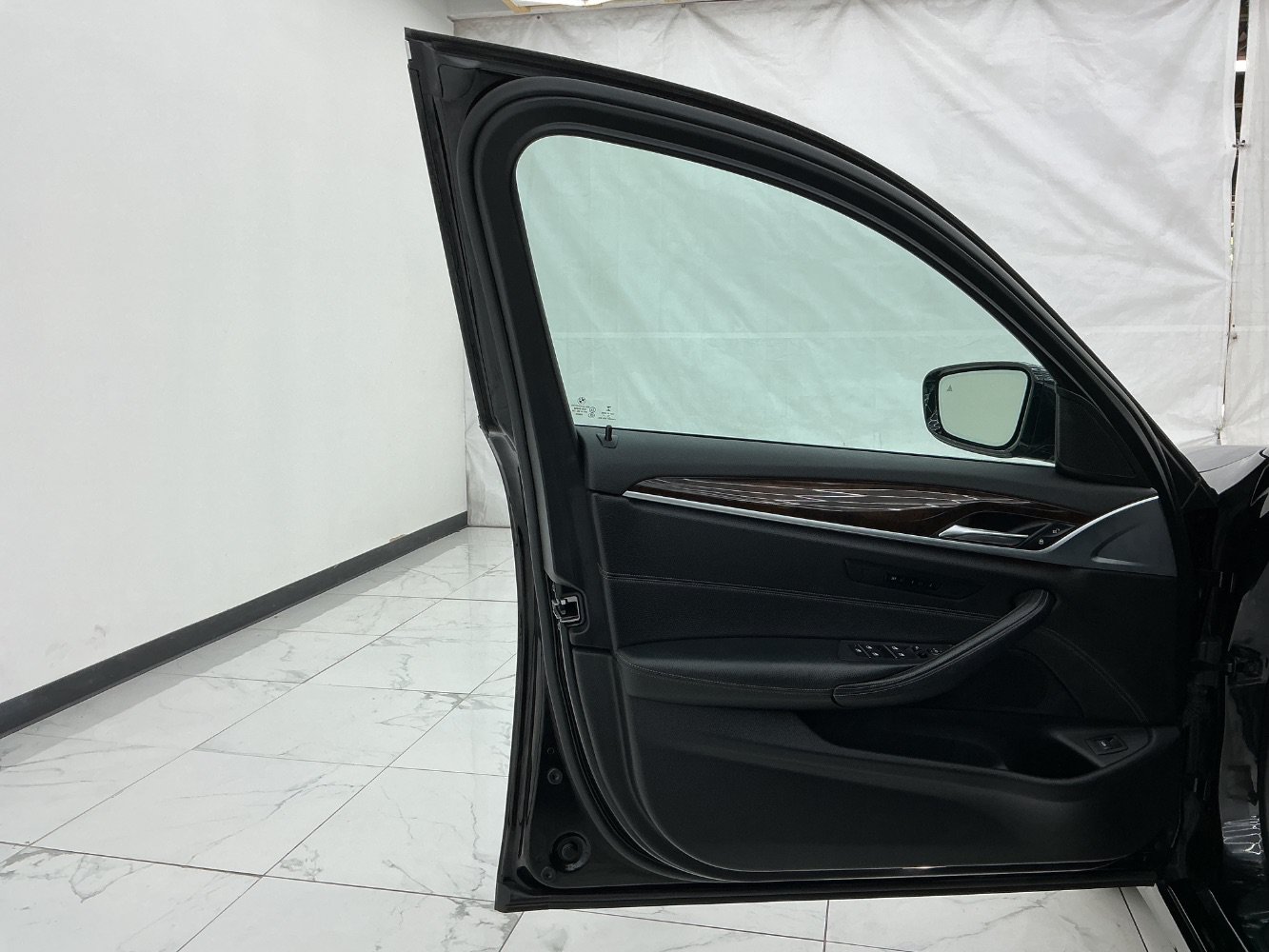 Used 2017 BMW 530i xDrive AWD/4WD image 18