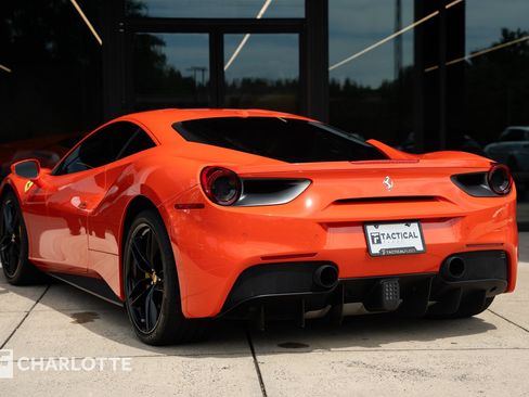 Used 2016 Ferrari 488 GTB RWD image 13