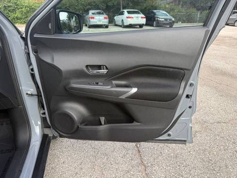 Used 2021 Nissan Kicks SV FWD image 41