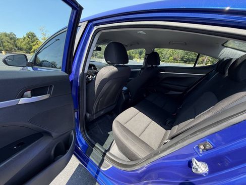 Used 2019 Hyundai Elantra SE FWD image 10
